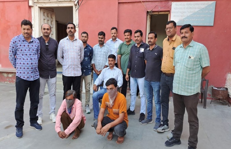 कच्छ : 62 लाख के जीरे से भरा ट्रक लूटा, दो गिरफ्तार