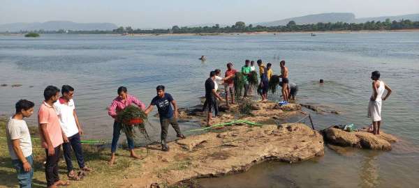 पत्रिका अमृतम् जलम् अभियान के भागीरथी बने नगरवासी किया श्रमदान