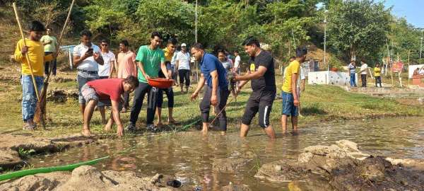 पत्रिका अमृतम् जलम् अभियान के भागीरथी बने नगरवासी किया श्रमदान