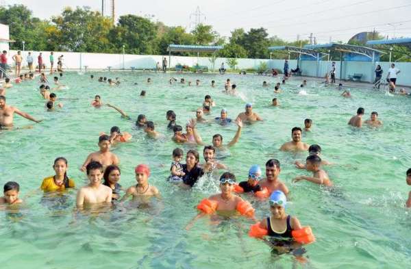 पूल में गर्मी गुल