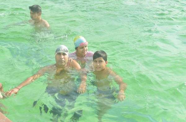 पूल में गर्मी गुल