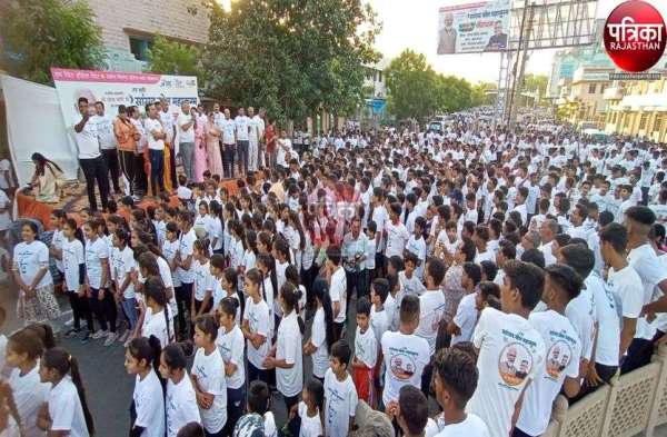 दौड़ के साथ खेल महाकुंभ का आगाज, देखें ये तस्वीरें...