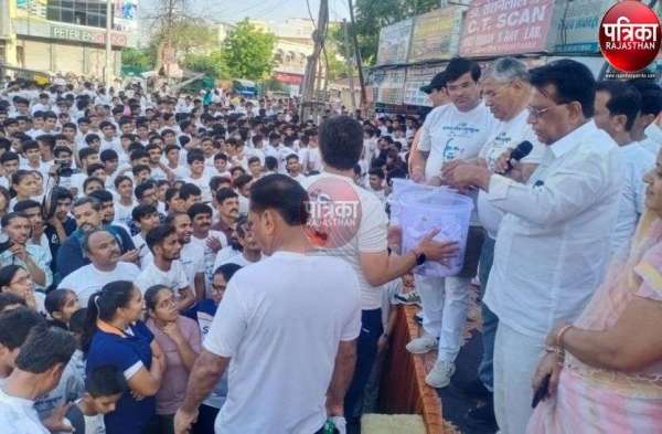 दौड़ के साथ खेल महाकुंभ का आगाज, देखें ये तस्वीरें...