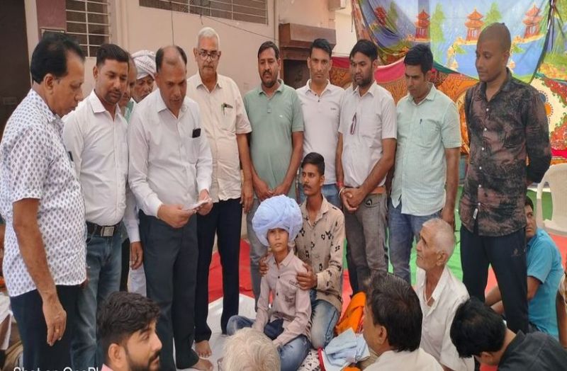 परिवार पर टूटा पहाड़ तो चिकित्साकर्मी आए आगे