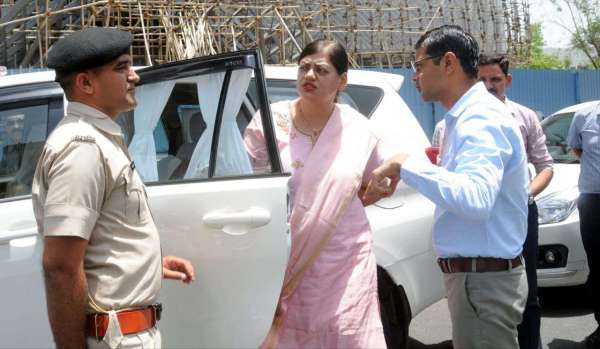 Collector on action mode...Inspection of water hyacinth in aanasagar
