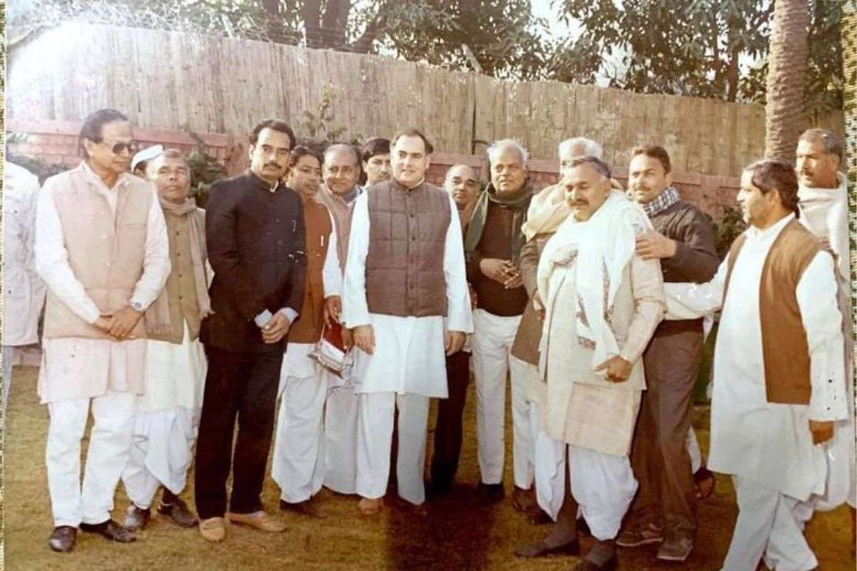 हरिशंकर तिवारी के दबदबे के दौर की तस्वीरें, राजीव गांधी से वाजपेयी तक,
प्रधानमंत्रियों से होती थी मुलाकातें