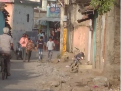 गढ़ा में फूलसागर दुर्गा मंदिर के बाजू की गली में शुरू की सीवर लाइन की खुदाई