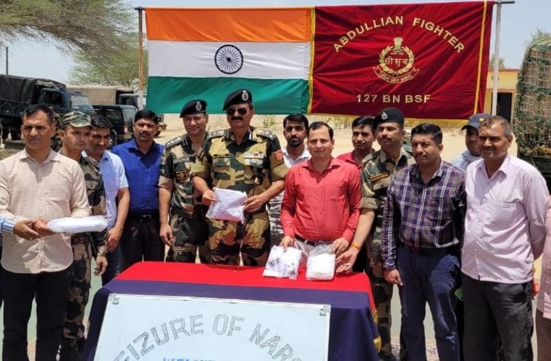 पाकिस्तान की ओर से फिर आया ड्रोन, गिराई 5 किलो हेरोइन, बीएसएफ ने जब्त की