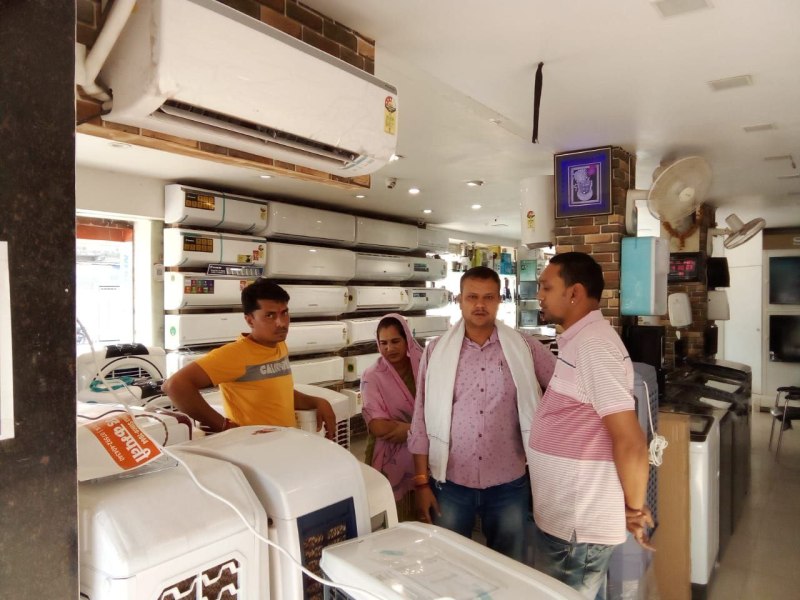 गर्मी की तपन व शादियों की धूम से एसी, कूलर, पंखों के व्यवसाय में गर्माहट