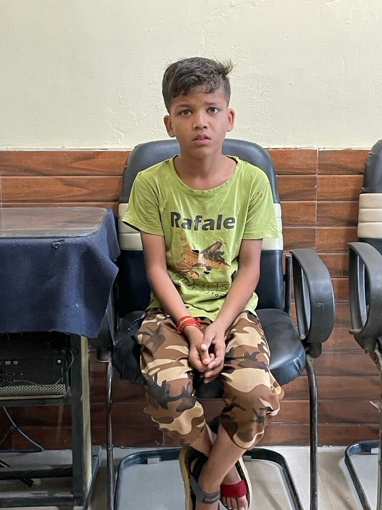 घर से दही लाने निकले मासूम बालक का अपहरण, ट्रेन में चंगुल से भागा