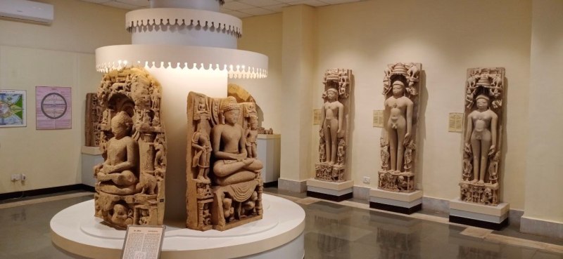 9 वीं शताब्दी के बलुआ पत्थर से लेकर प्राचीन जैन प्रतिमाओं से सुसज्जित है शिवपुरी का संग्रहालय