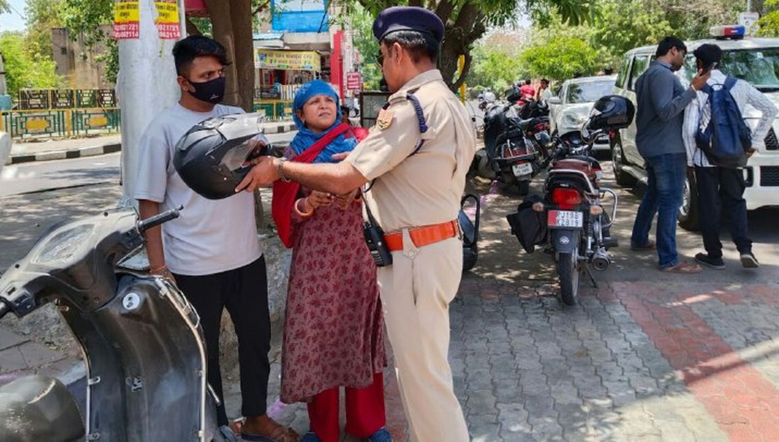 ट्रैफिक नियम तोड़ने पर 2 करोड़ 9 लाख जुर्माना वसूला