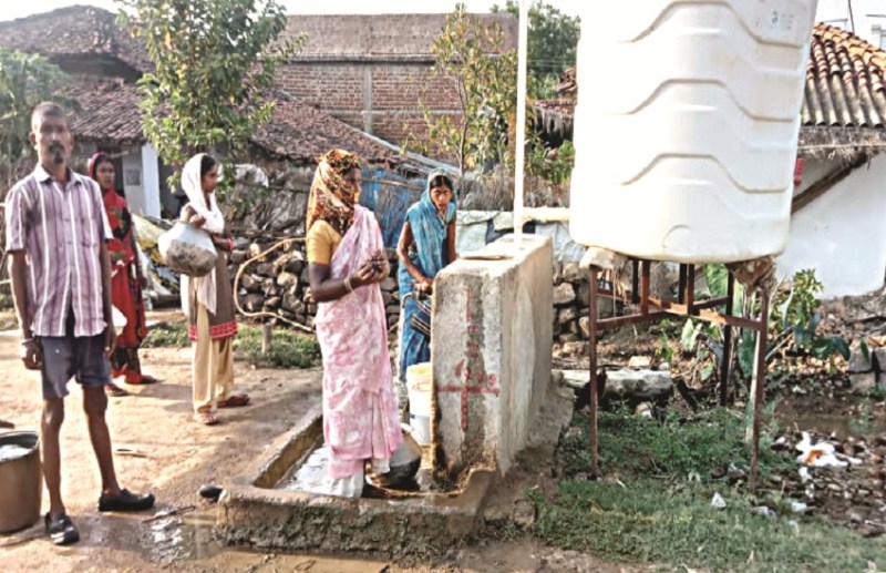 गांवों में गहराया संकट