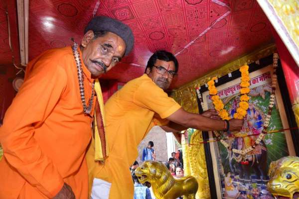 शनि जयंती पर निकली शोभायात्रा