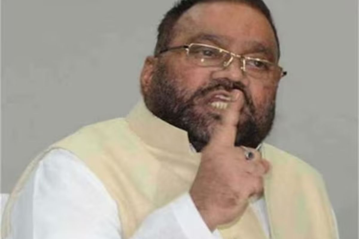 Rs 2000 being out of circulation Swami Maurya said one is angry with demonetisation