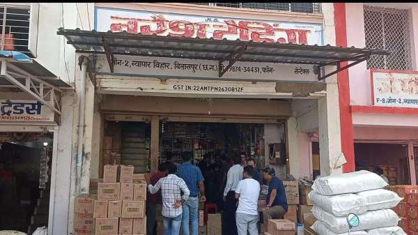 ACCU team raids Naresh Traders