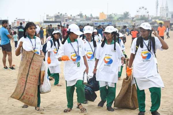 Besant Nagar Beach पर चला G20 Mega Beach Cleanup अभियान , मंत्री ने संभाली कमान, स्कूली छात्र और स्वयंसेवक भी हुए शामिल