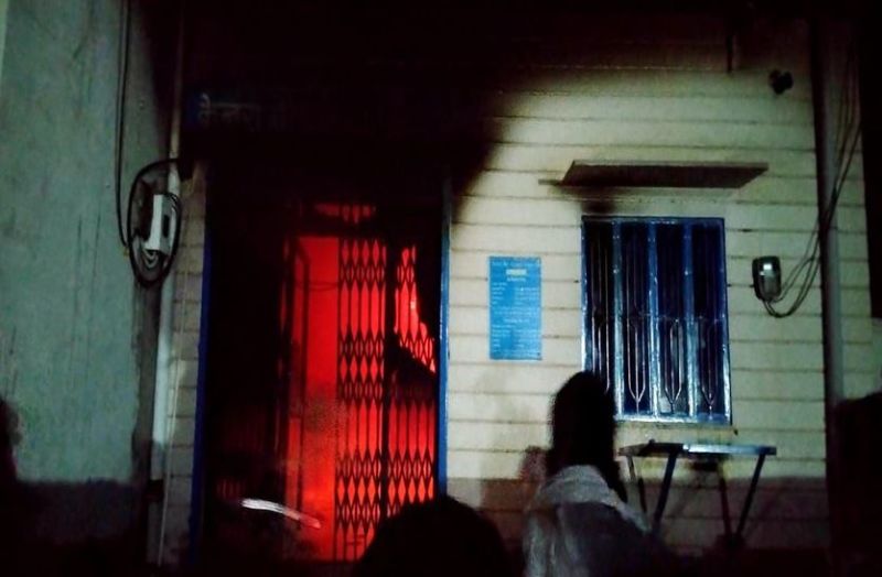 कैनरा बैंक में आग से लाखों का नुकसान