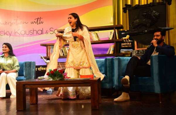 Sara Ali Khan and Vicky Kaushal come to Pinkcity, dance on 'Tere Vaaste'