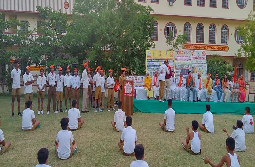 आर्य समाज के शिविर में हुई कई प्रतियोगिताएं