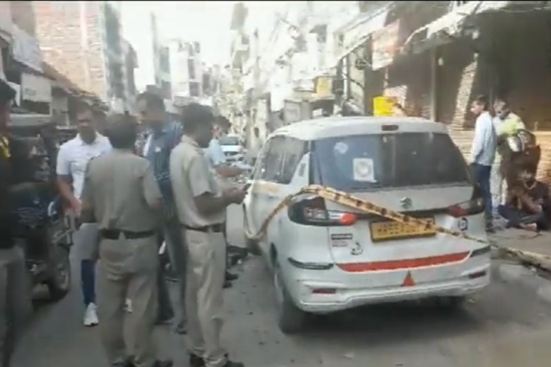 Dead body found in van in Delhi