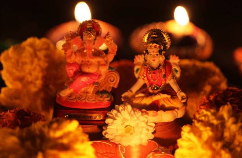 these_things_indicates_maa_laxmi_come_soon_at_your_home.jpg