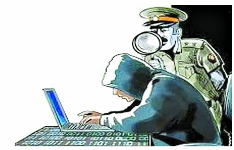 पहले कार्ड बनवाए, फिर अपने पास रखकर निकालते रहे रकम