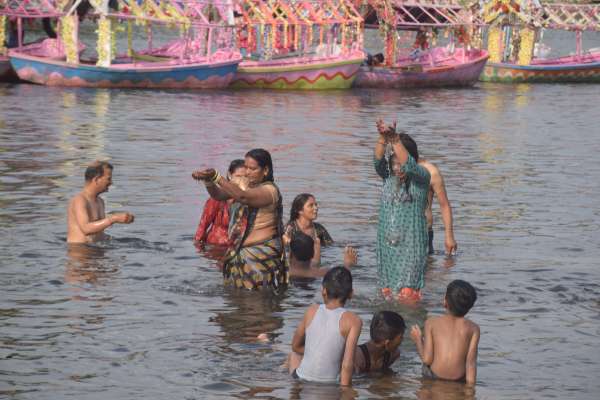 नर्मदा की लहरो से राहत  