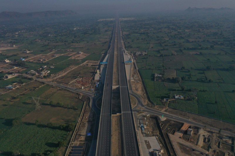 दिल्ली-मुम्बई एक्सप्रेस-वे : 200 की रफ्तार से दौड़ रही मौत