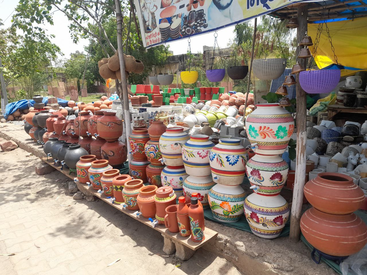 चाक निराश, हाथ हताश