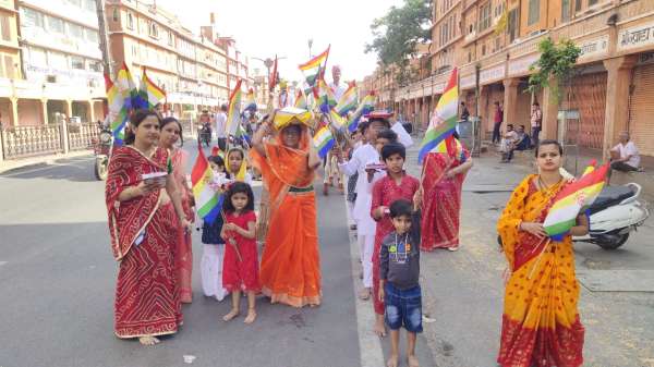 ज्ञान की आराधना के महापर्व श्रुत पंचमी के मौके पर शहर के दिगंबर जैन मंदिरों में ग्रंथों और जिनवाणी की पूजा-अर्चना की गई।