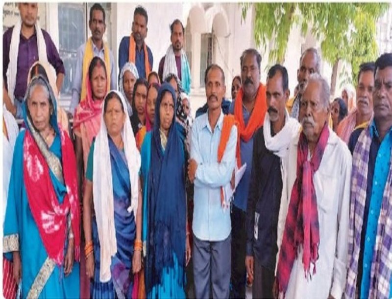 जुराली में शासकीय भूमि और स्कूल मैदान पर अवैध कब्जा, कार्रवाई नहीं