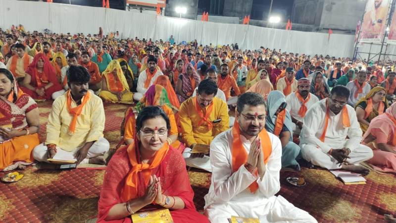 भक्ति से मतदाताओं को रिझाने में जुटे भाजपा व कांग्रेस नेता