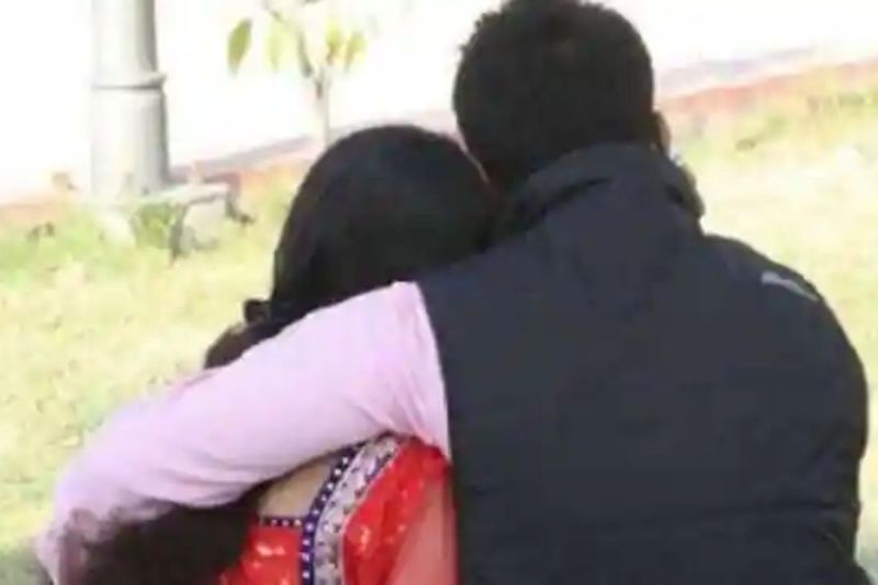 mother-of-three-children-fell-in-love-left-everyone-and-ran-away