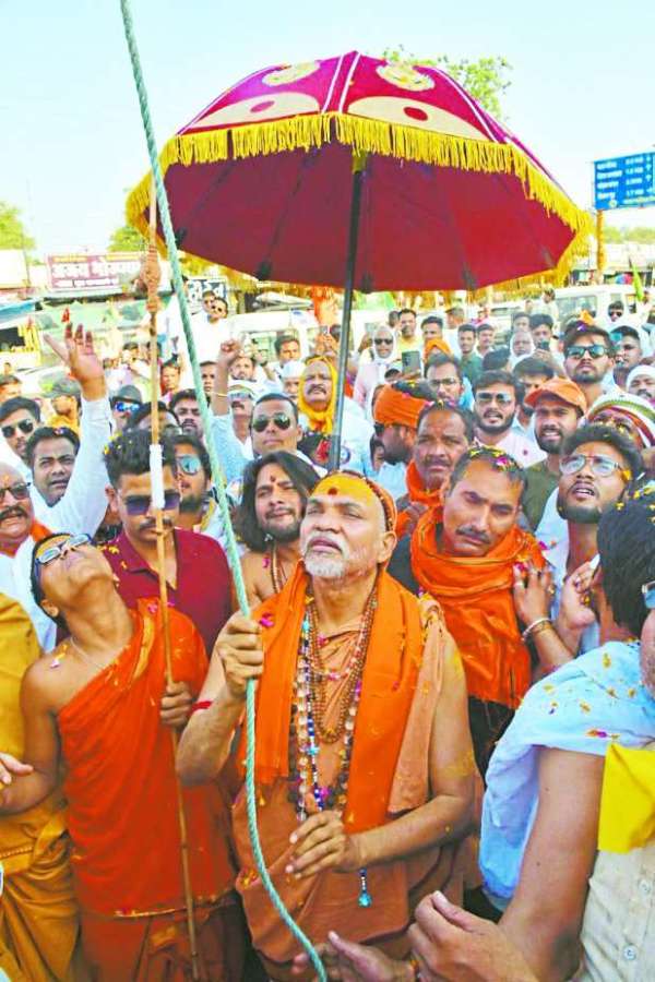Saffron flag hoisted in Chhindwara