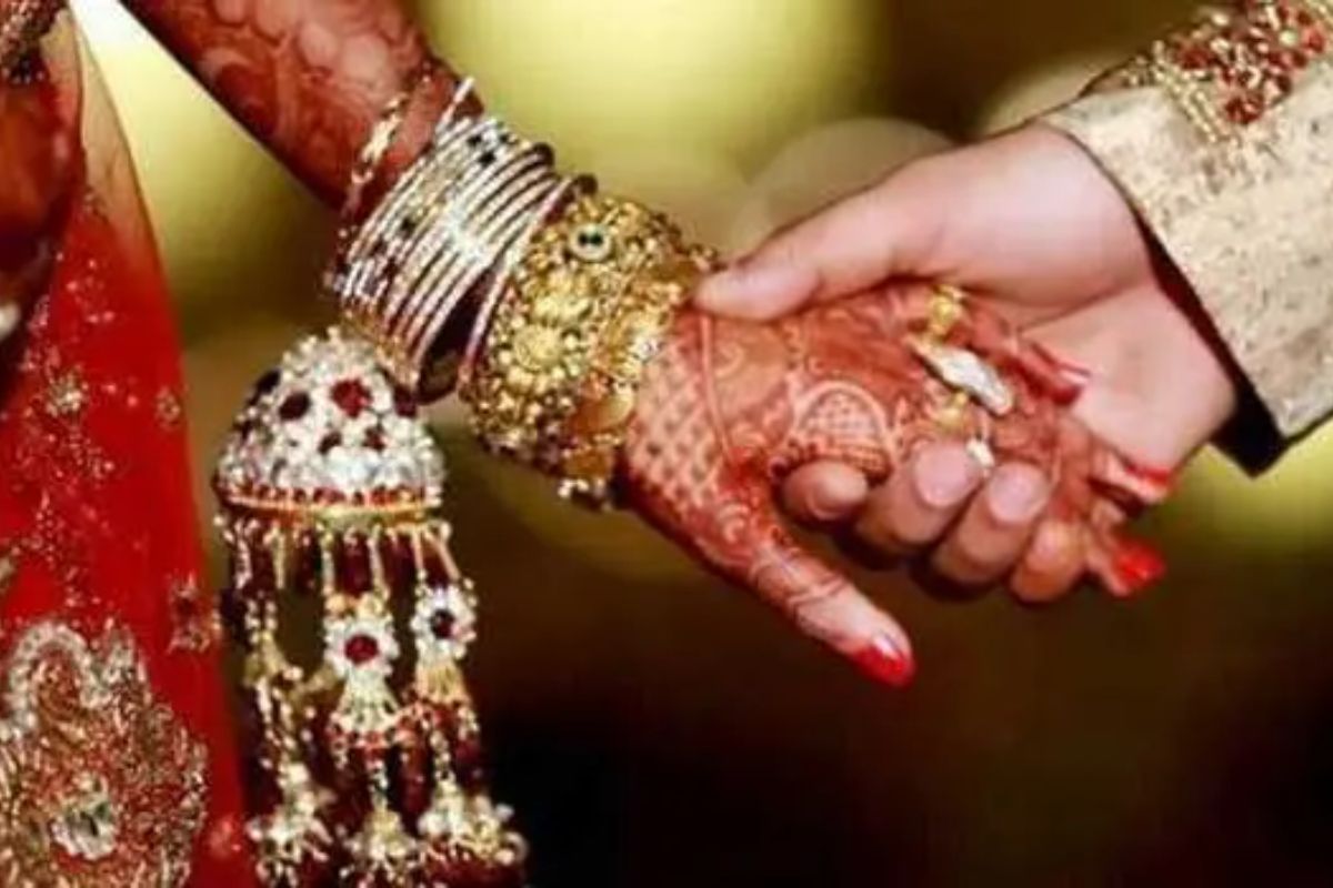 35 lakh spending in marriage giving 20 lakhs more Dowry 