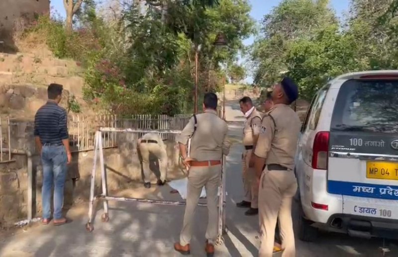 Student jumps from the third floor of Rajmahal due to bad result