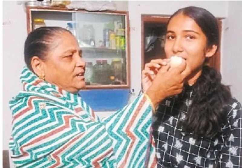 शासकीय स्कूल से कोई भी प्रदेश व जिले की प्रवीण्य सूची में नहीं