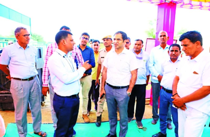 ठेडी में शिविर का कलक्टर ने किया निरीक्षण