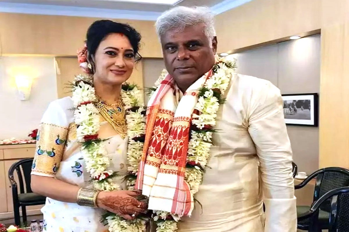 ashish_vidyarthi_got_second_married_age_of_60_know_who_is_his_bride_rupali_barua.png