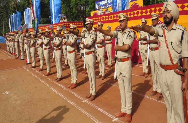 केन्द्रिय रिजर्व पुलिस बल के 54वें बैच के चिकित्सा अधिकारियों काे माउंट आबू में दिलाई शपथ