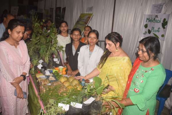 युवाओ ने तलाशे रोजगार    