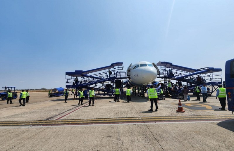 Good News: Air passengers increased by 10 percent, now new flight may start from Raipur soon