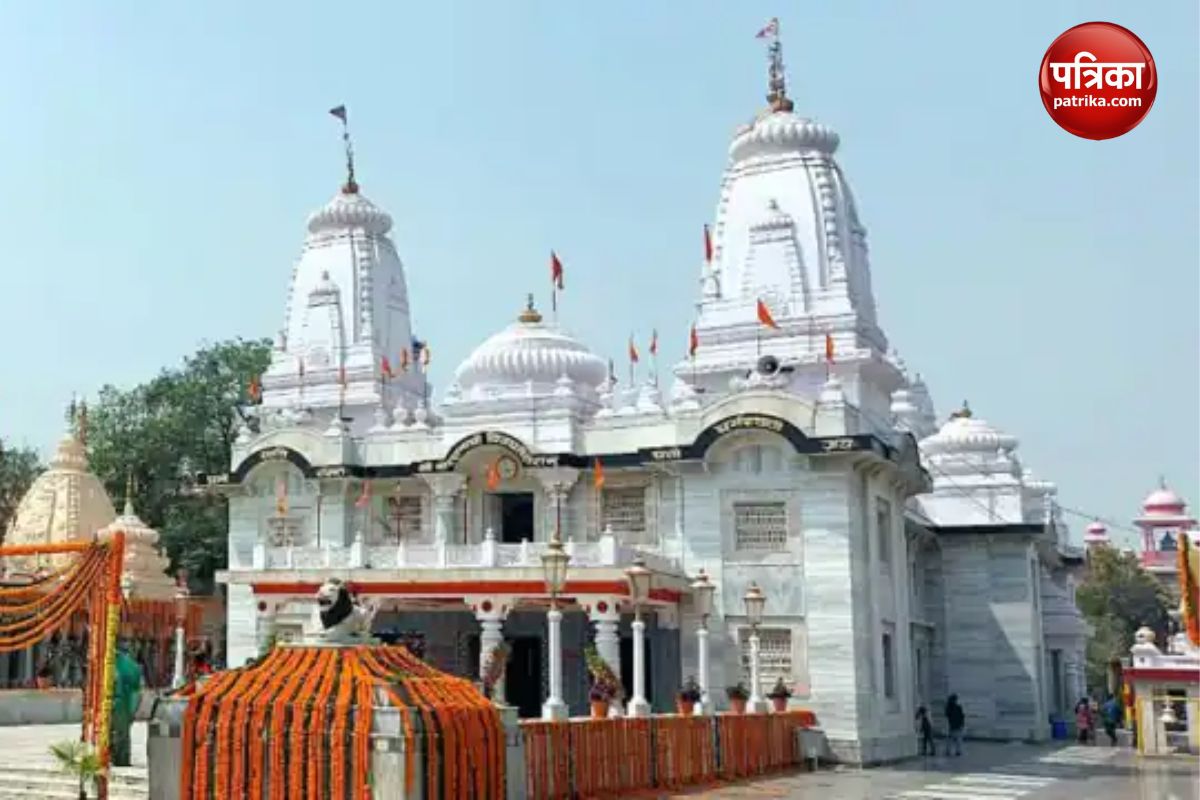 Khichdi Prasad offered Gorakhnath temple in Gorakhpur