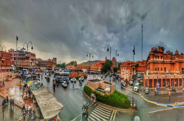 Clouds over the pink city jaipur strong winds