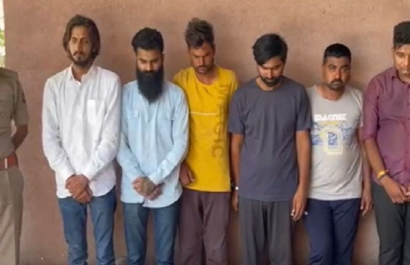 Ahmedabad: अहमदाबाद में फिल्मी को टक्कर मारे ऐसी मर्डर मिस्ट्री का खुलासा, 8 गिरफ्तार