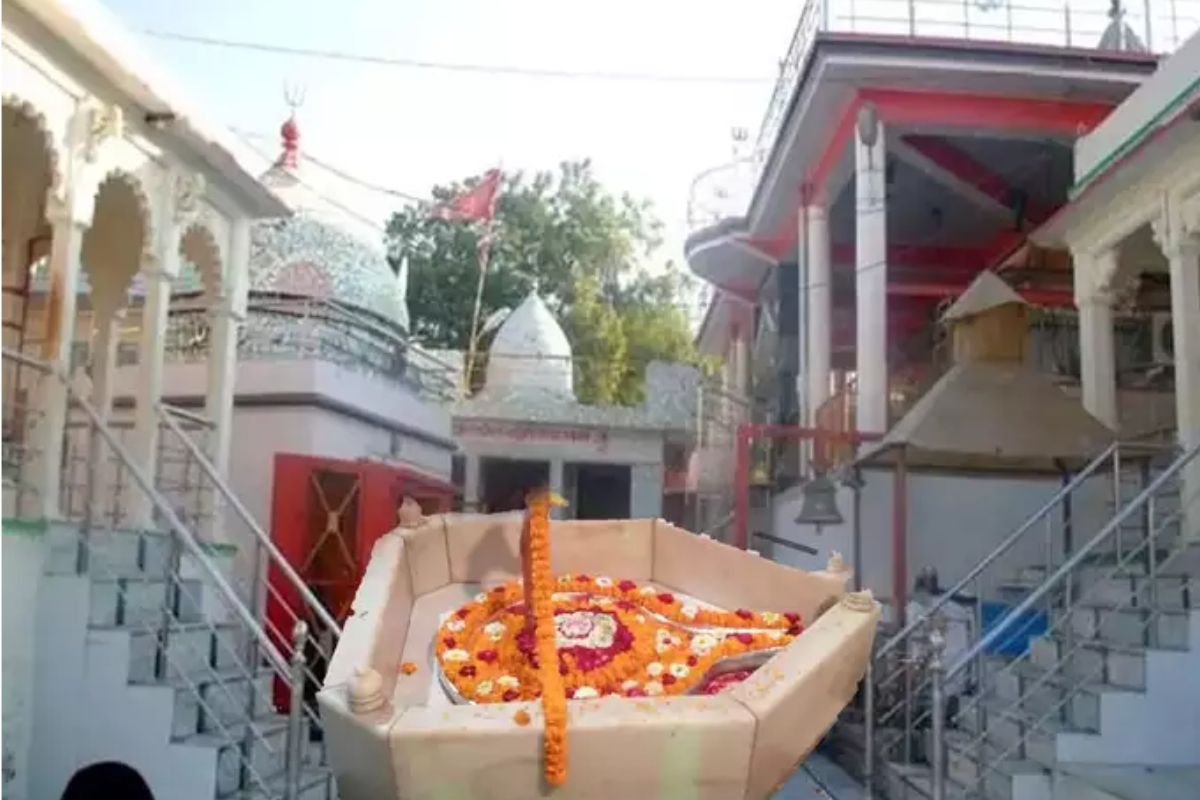 Aurangzeb destroy Someshwar Mahadev temple in Allahabad