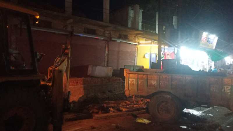 Sanitation officer constituted a 20 member team for cleaning drains and drains