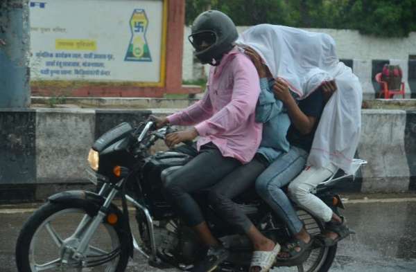 राजस्थान में यहां जेठ माह में सावन सी बारिश...देखिए फोटो