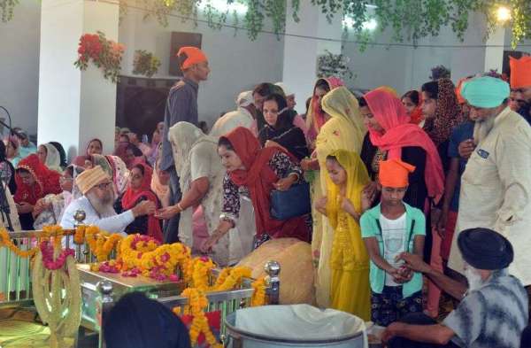 गुरु अर्जुन देव का शहीदी पर्व श्रद्धा से मनाया....दे​खिये तस्वीरे